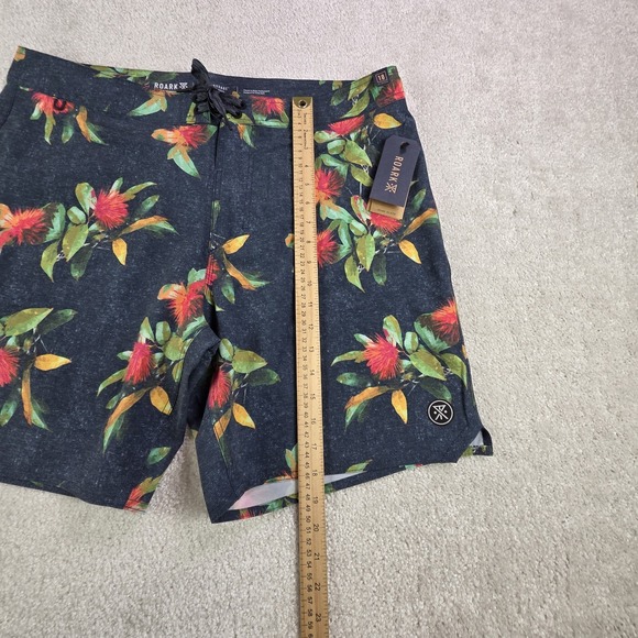 NWT Roark The Passage Boardshorts Mens 36 Gray Tropical Cruise Beach - Picture 8 of 8